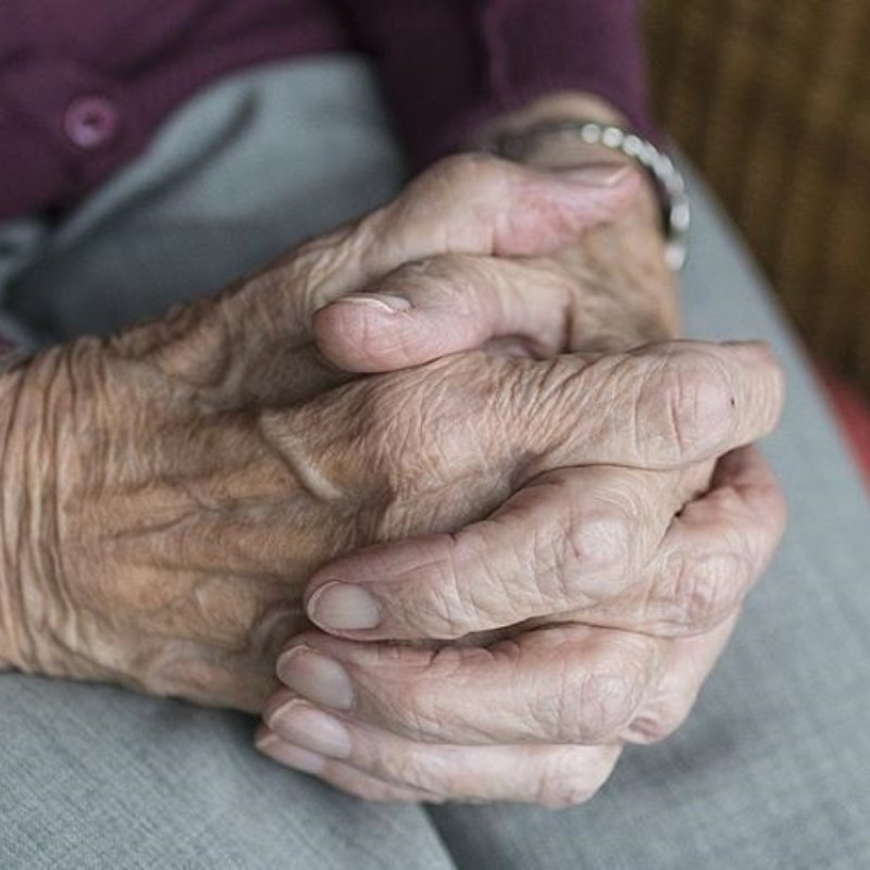 Alzheimer ve demans hastaları için 100 takip cihazı dağıtıldı