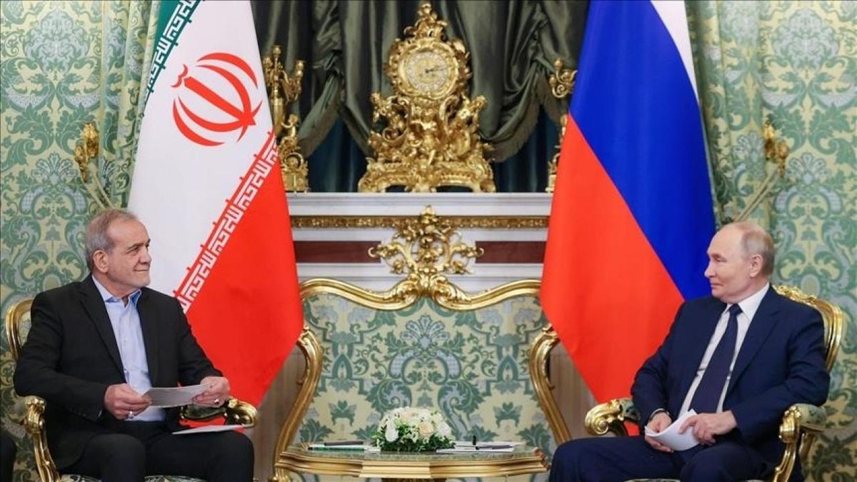 "Rusya'nın Lideri Putin, İran Başkanı Pezeşkiyan ile Bölgedeki Gerilimleri Ele Aldı"