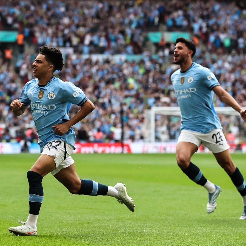 Manchester City, FA Cup mücadelesinde rakip filelere 10 kez gol bıraktı!