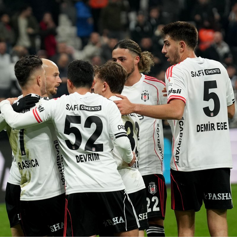 "Beşiktaş'ın Süper Lig sezonunun ilk yarıdaki başarısı!"