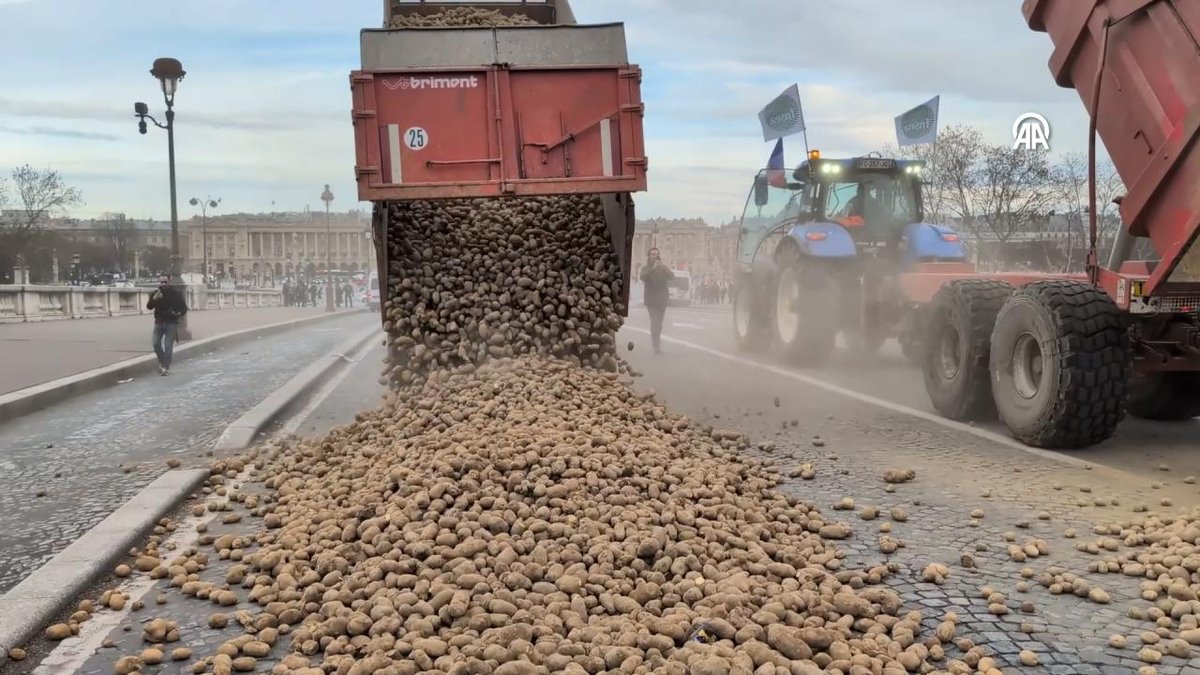 Fransız tarımcılar, Ulusal Meclis'in: önüne otuz ton patates bıraktı