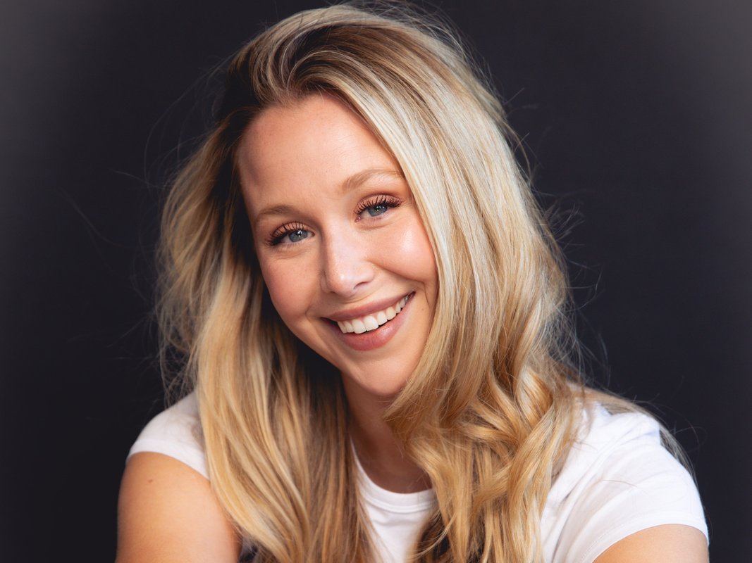 She got breast cancer at 19. At 24, she's: going through menopause at the same time as her mom.