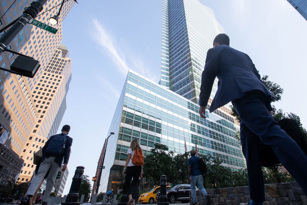 These Wall Streeters didn't go to target schools. A $7,000 course helped them reach the big leagues.