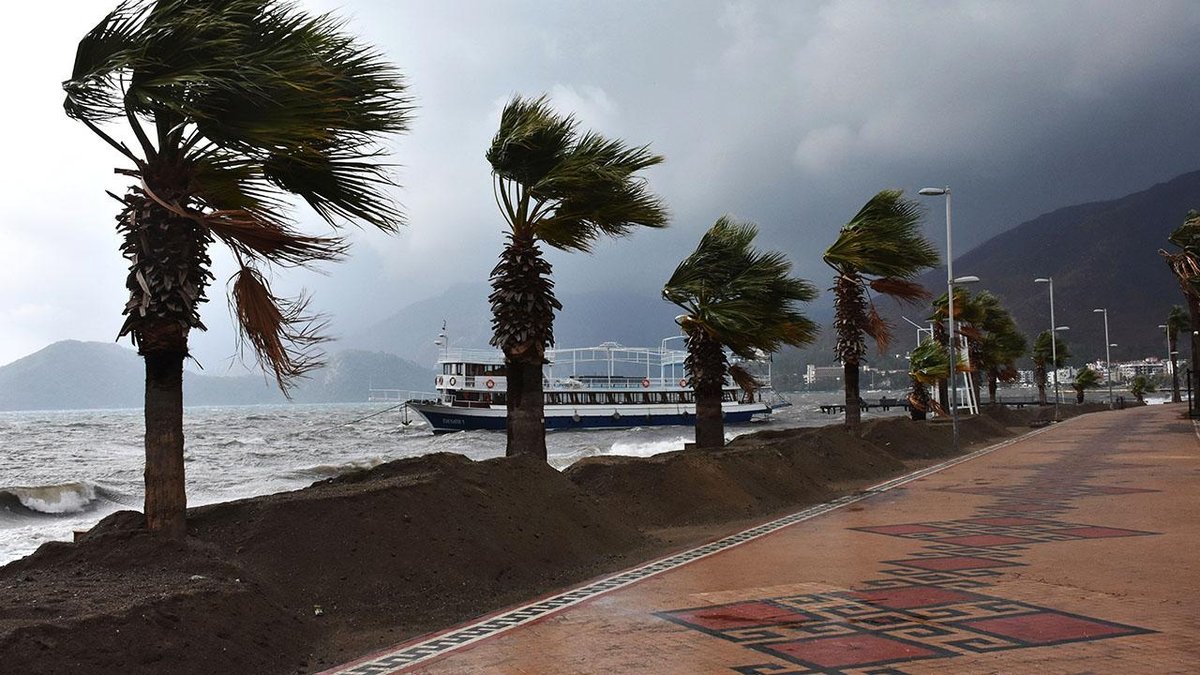 "Meteoroloji, Akdeniz Bölgesi için fırtına tehdidi ile ilgili uyarıda bulundu"