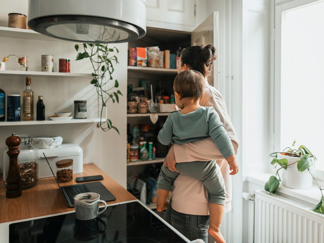 I'm a busy working mom and desperately needed help: with clutter. A professional organizer gave me 3 crucial tips.