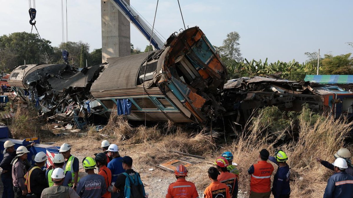 Tayland'da inşaat vinci nedeniyle devrilen tren: kazasında otuz iki kişi hayatını kaybetti