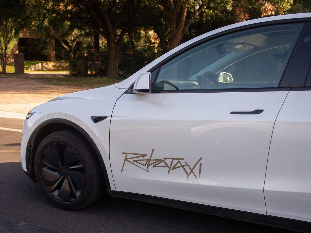 Tesla's robotaxi fleet in Texas is still playing catch-up to Waymo