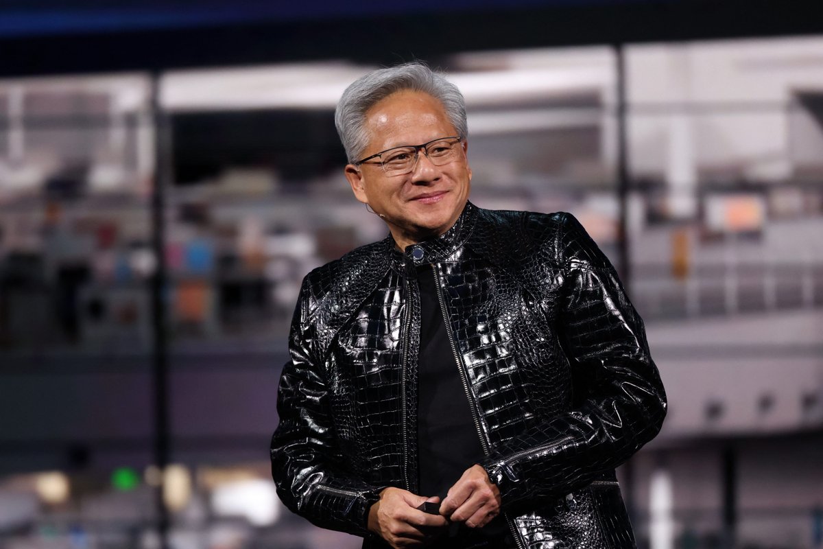 Nvidia'nın CEO'su Jensen Huang, yapay zeka kaygılarının topluma zarar verdiğini ve faydalı olmadığını belirtti.