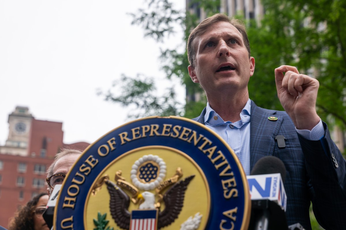 Justice Department opens civil rights probe after NYC coffee shop bans congressman over Israel support