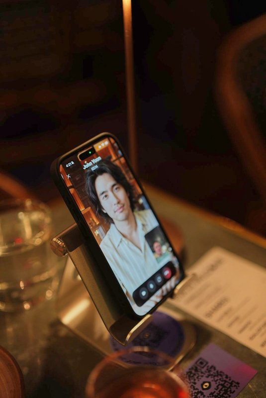 Mocktails, potato balls, and 10 bots: My cringe Valentine's date at the AI companion wine bar