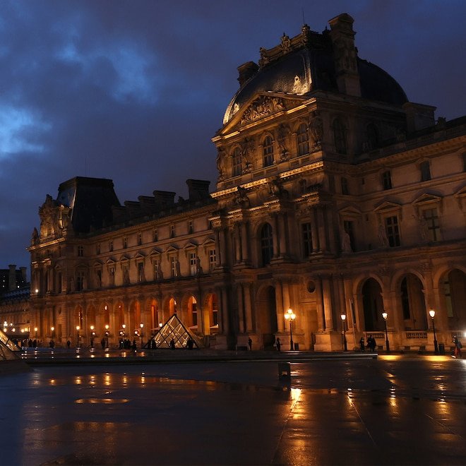 Louvre Müzesi'nin Çalınan Mücevherleri,: Paris Couture Haftası'nda Görücüye Çıkacak—Kısmen