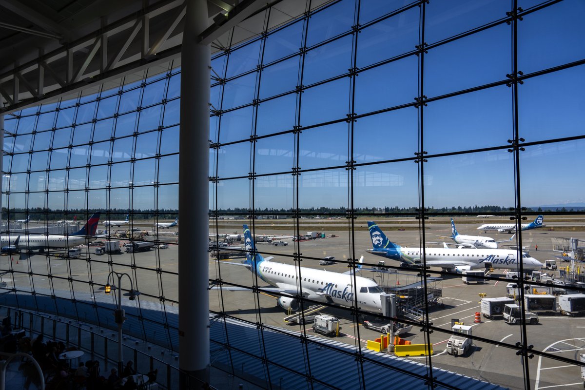 Alaska's first-ever flight to Europe intensifies: a long-running hub war with Delta