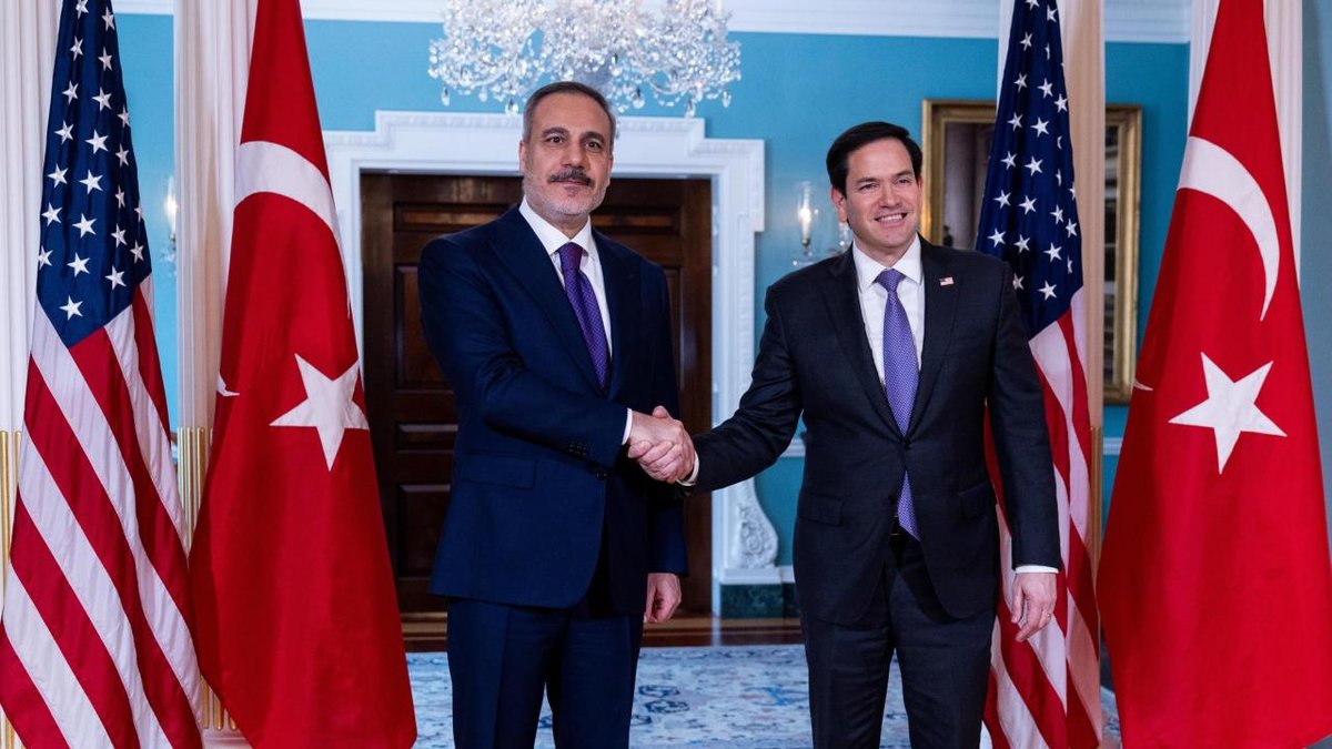 "Bakan Fidan, ABD Dışişleri Bakanı Rubio ile bir araya geldi"