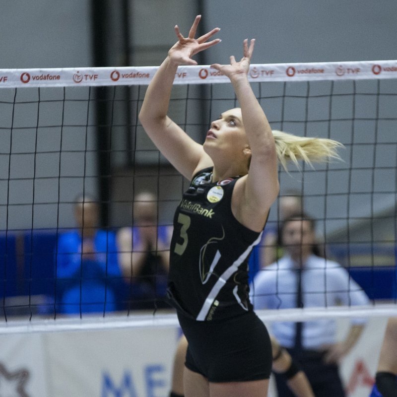 VakıfBank, Cansu Özbay'ın sakatlığını duyurdu