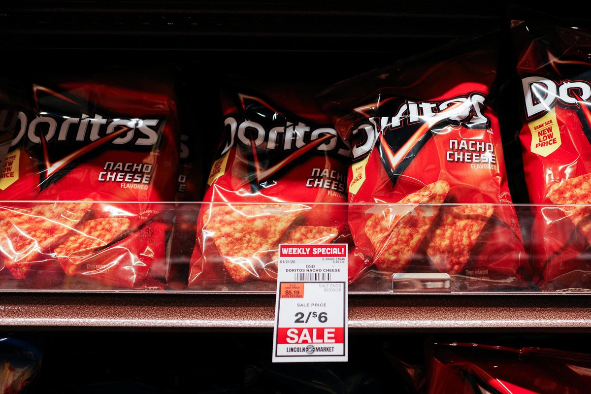 PepsiCo, tüketicilerin maddi sıkıntı hissetmesi nedeniyle Lay's ve: Doritos gibi atıştırmalıkların fiyatlarını yüzde 15'e kadar düşürüyor.