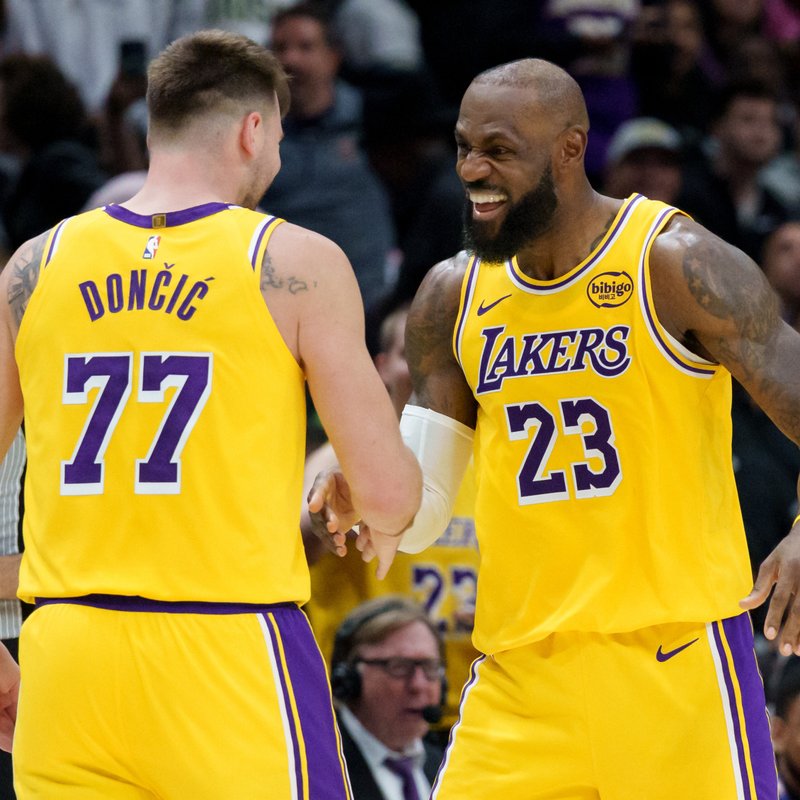 "James ve Doncic, Lakers'ı zaferle buluşturdu"