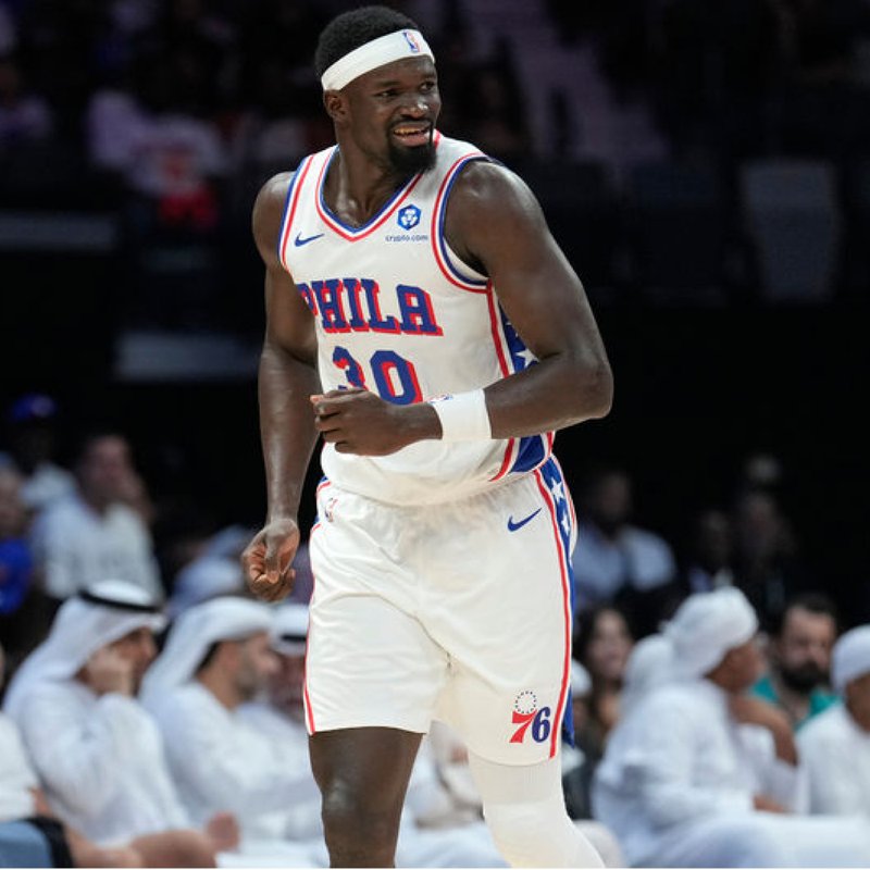 "Adem Bona'nın forma giydiği: Philadelphia, Milwaukee'yi mağlup etti"