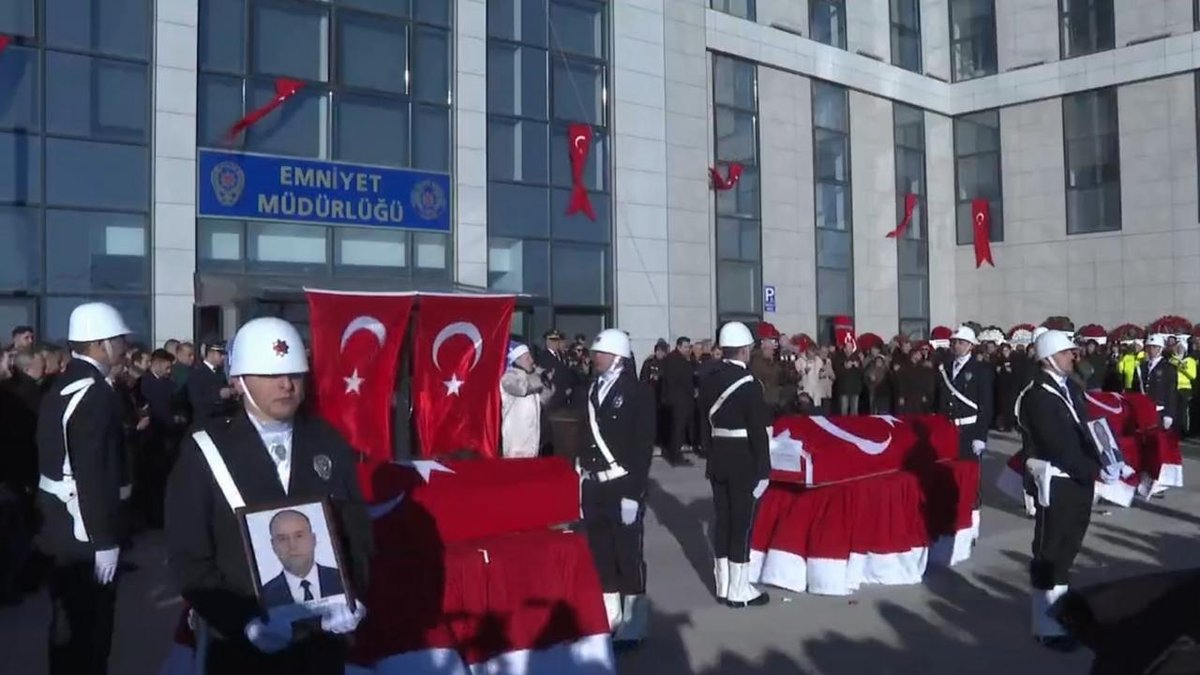 "Şehitlerimize Saygı İçin Anma Töreni oldurildi"