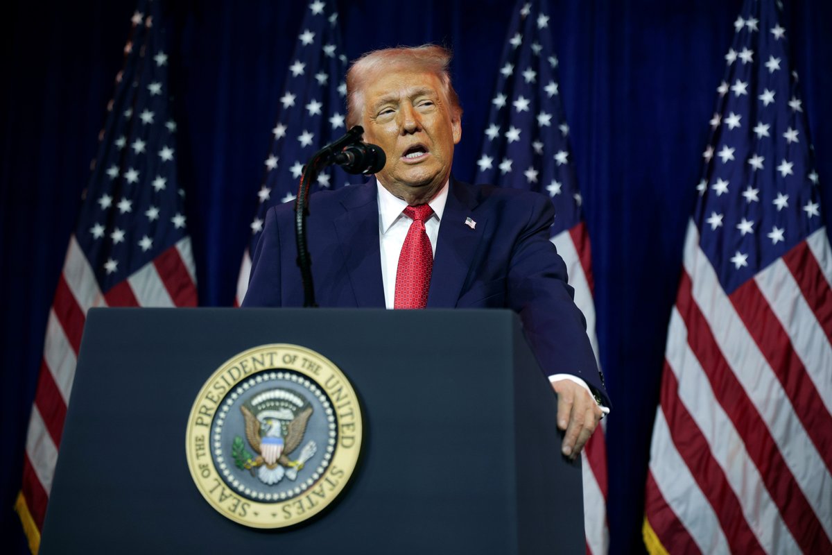 Trump, bu yaz büyük öğrenci kredi geri ödeme değişiklikleri için kritik bir adım daha attı