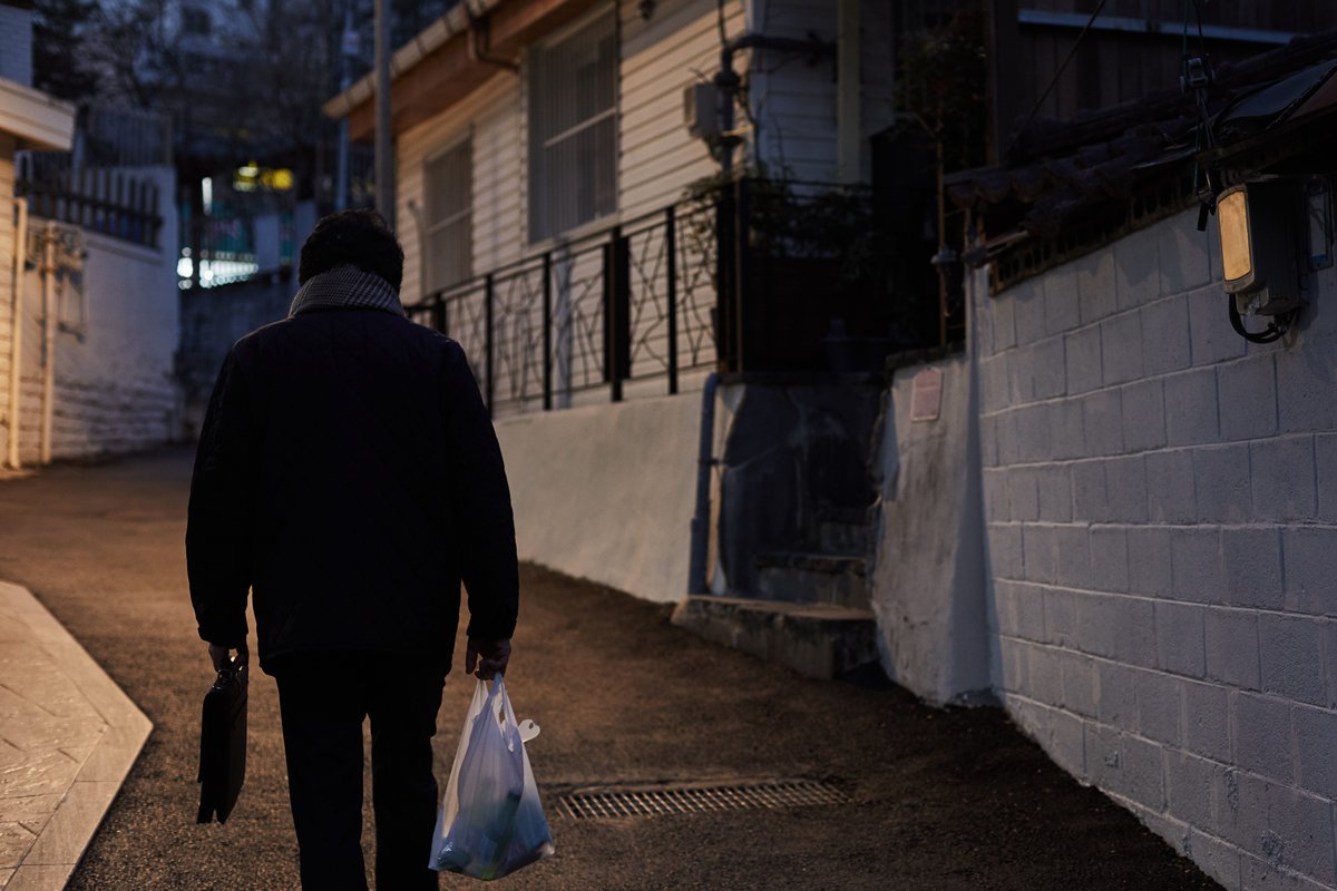 I'm 40 and $300,000 in debt after my startup: failed. I'm living on $10 a day in South Korea.