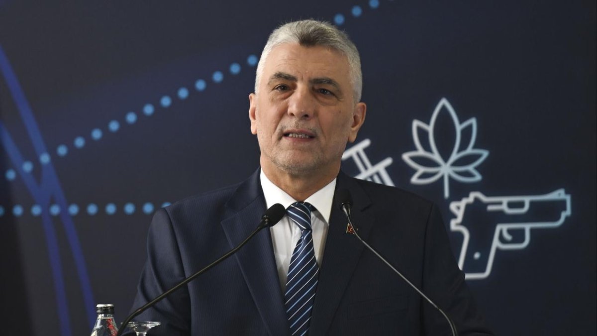 Bakan Bolat: Gümrük kapılarından 187 milyon kişi geçti