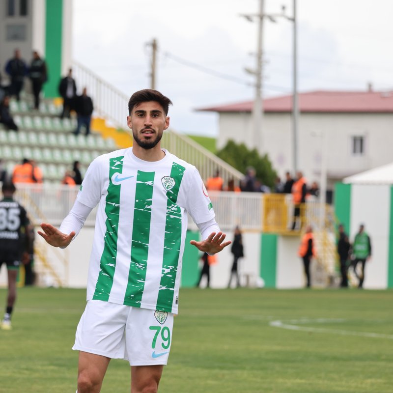 Alev hattındaki kritik maçta zafer Serik'in!
