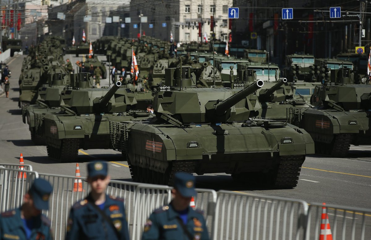 İngiliz ordusu, Ukrayna'da Rusya'nın T-14 tankları gibi: 'prestij ekipmanlarını' daha fazla göreceğini öngörüyor, uzman görüşü