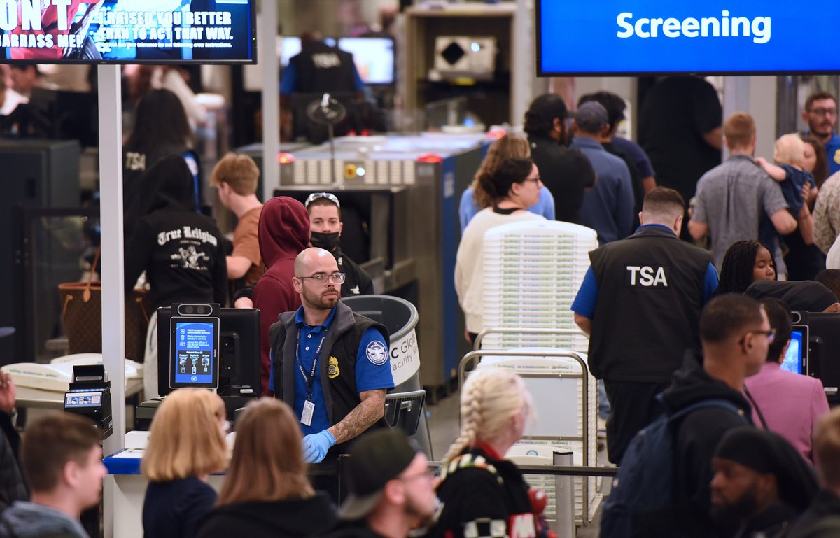CEOs of America's biggest airlines say $0 TSA paychecks during the government shutdown are 'simply unacceptable'