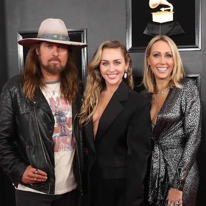 Miley Cyrus, Billy Ray Cyrus Return: to Hannah Montana Set in Trailer