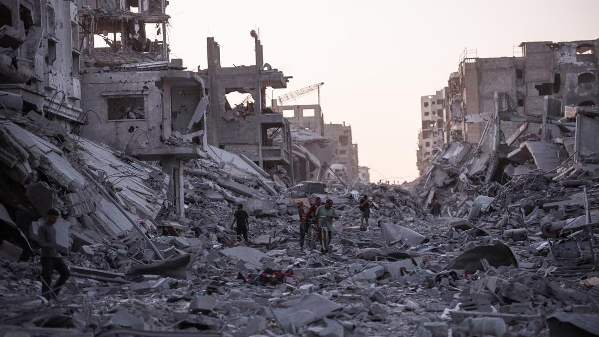 Soykırımcı İsrail'in Gazze'ye düzenlediği saldırılarda Filistinli bir kadın hayatını kaybetti