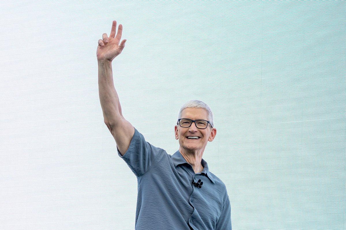 What smart people are saying about Tim Cook's legacy at Apple