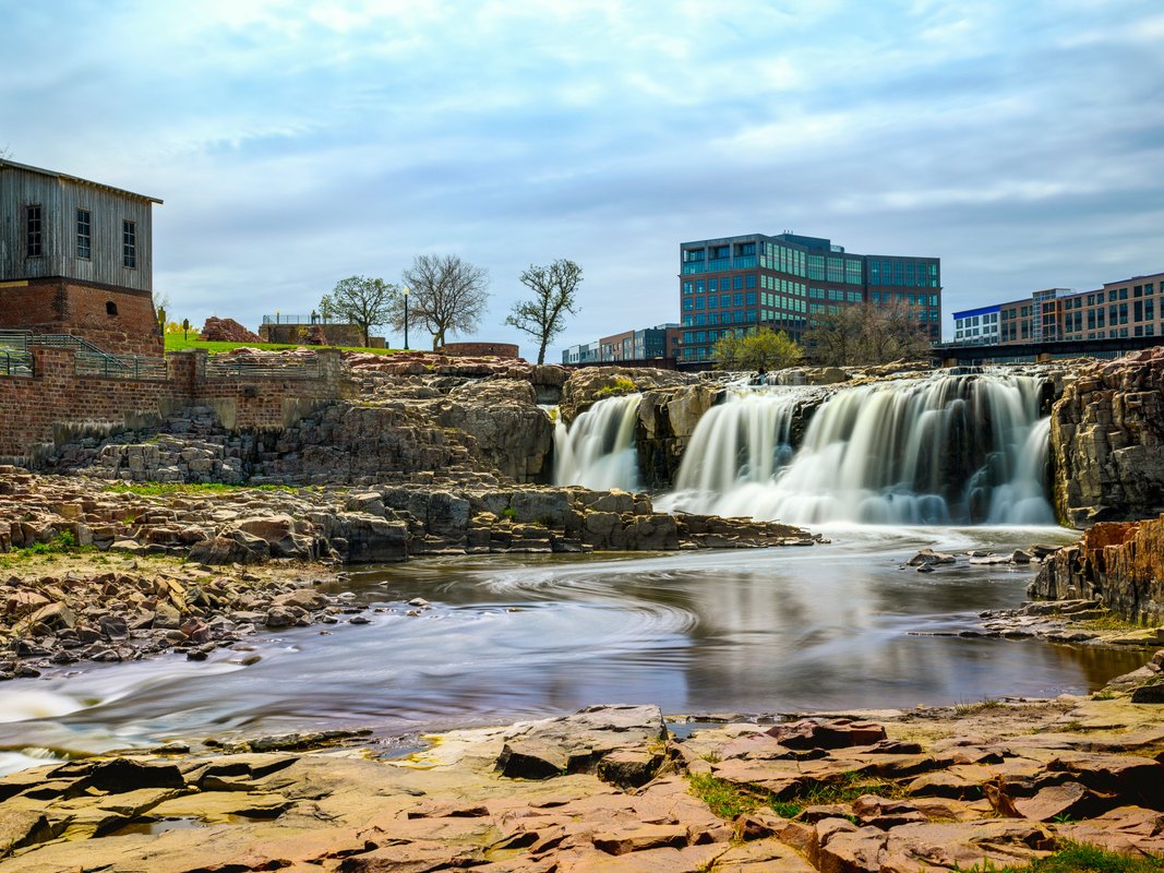 States where a bachelor's degree pays off the most and least, ranked