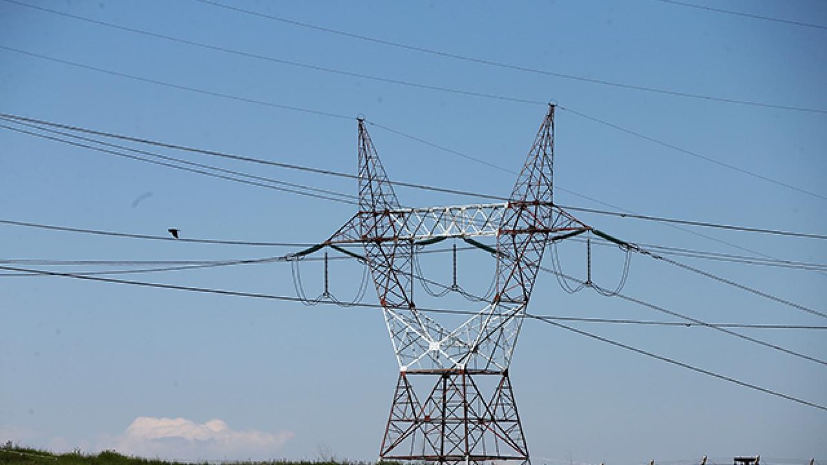 Hatay'daki elektrik kesintilerini ortadan: kaldırmak amacıyla çalışmalar devam ediyor