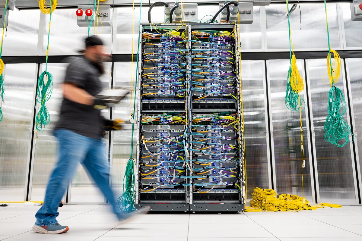 Forget Apple. Amazon just made AI a lot more expensive.