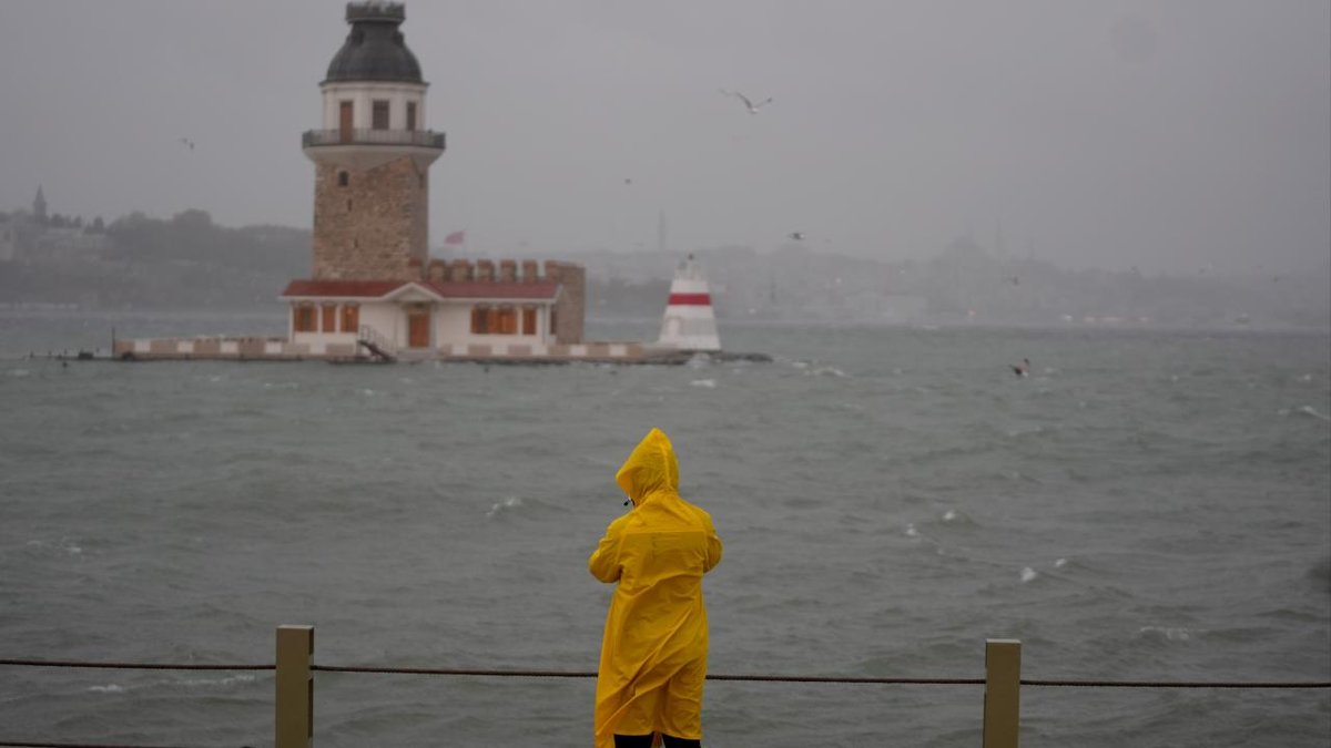 "İstanbul Valiliği'nden yoğun yağış ve rüzgar konusunda uyarı yapıldı"