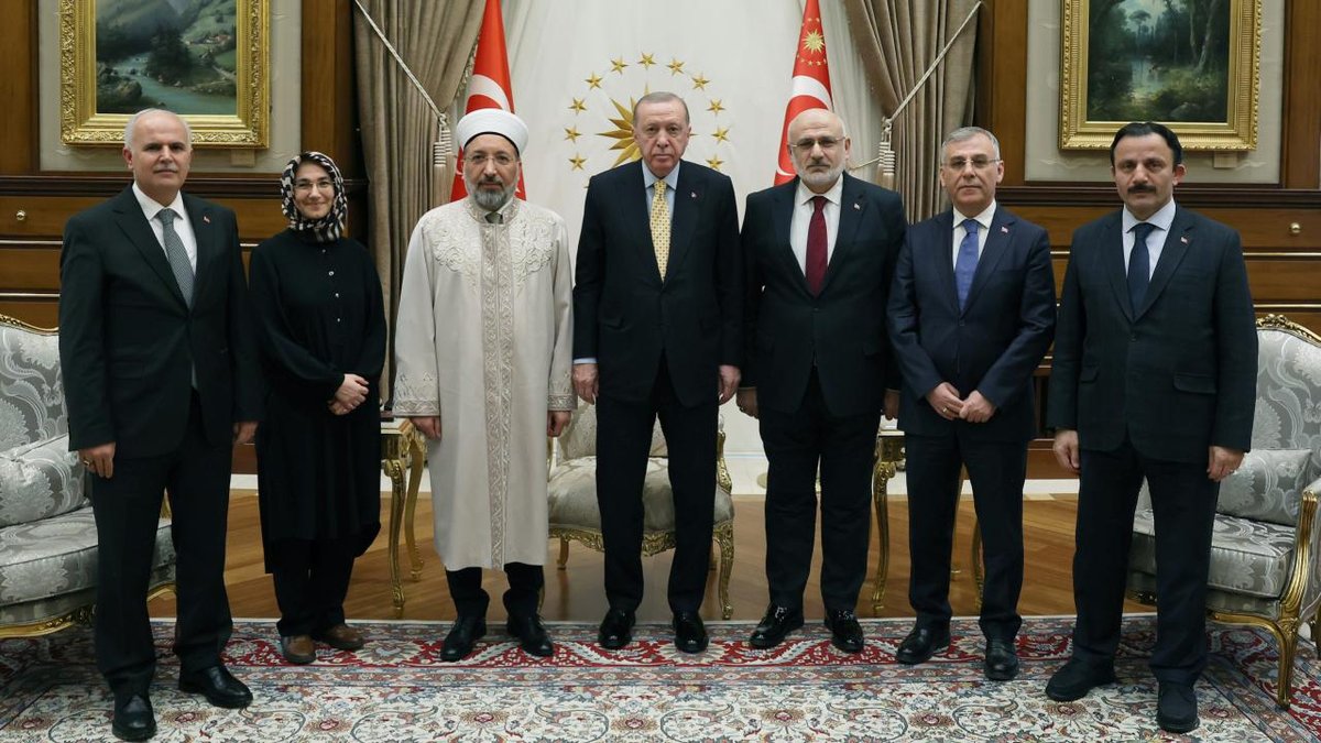Cumhurbaşkanı Erdoğan, Diyanet İşleri Başkanı Arpaguş ve ekibini kabul etti.