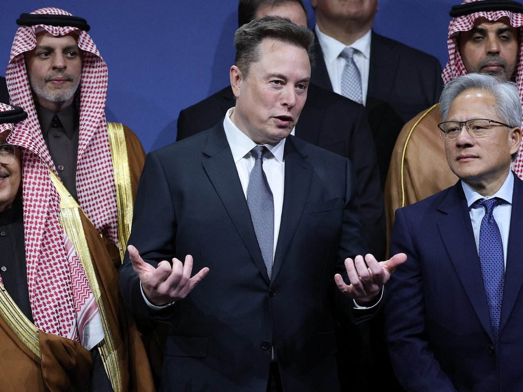 "Elon Musk, siyasete: yeniden büyük yatırımlar yapıyor"