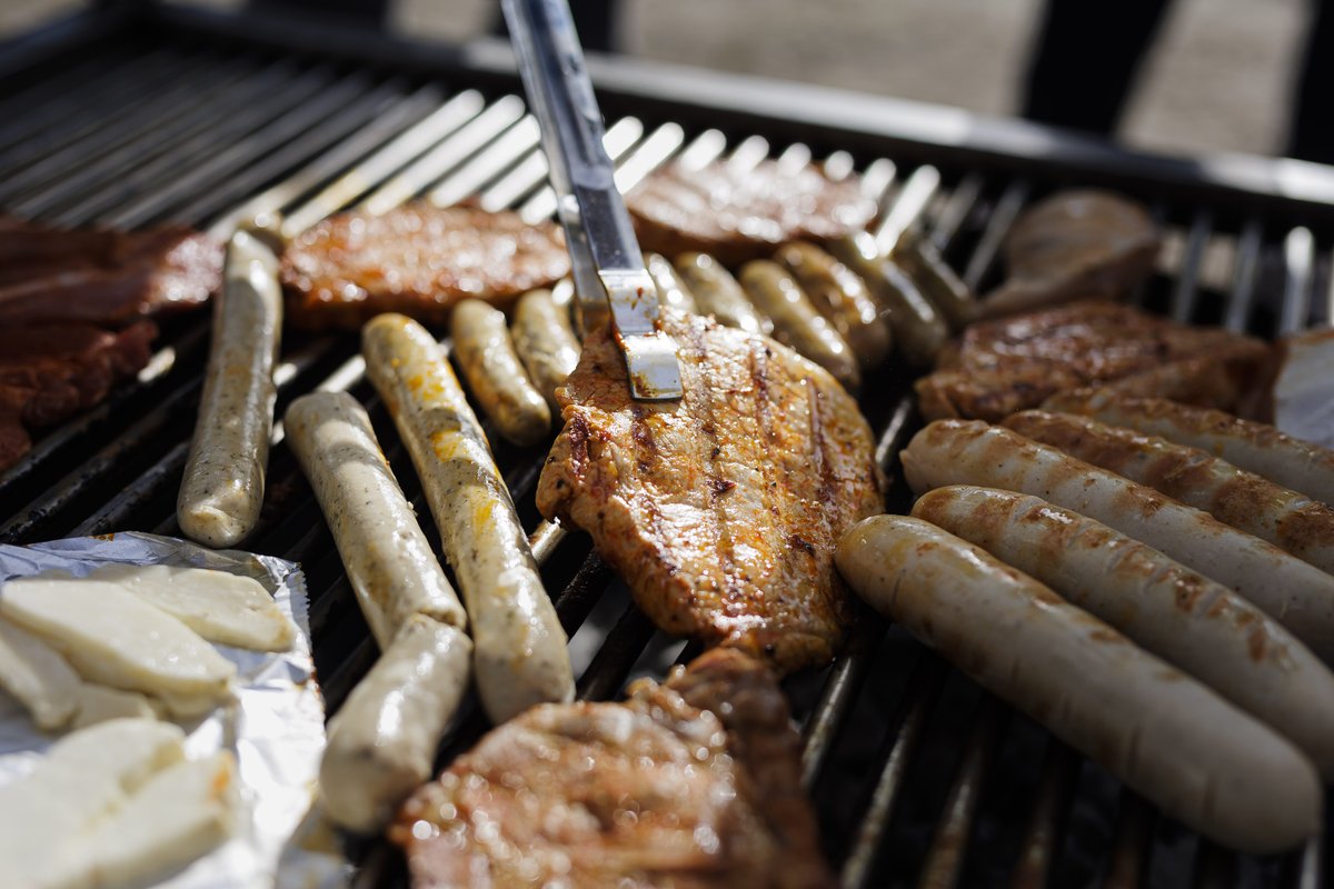 A new study suggests vegans have a higher risk of colorectal cancer — but meat-eaters aren't in the clear
