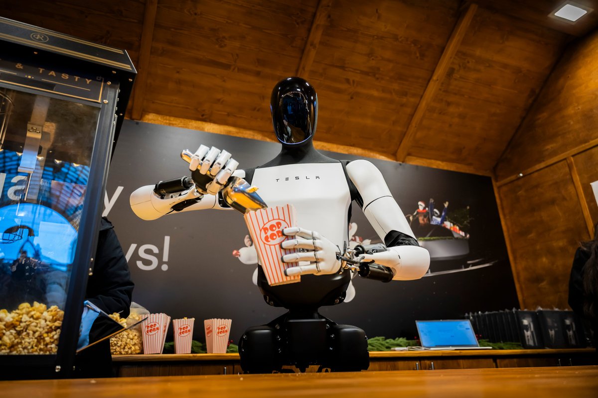 Elon Musk, Cybercab robotaksi ve Optimus robotunun: üretiminin başlangıçta 'zorlayıcı derecede yavaş' olacağını açıkladı.