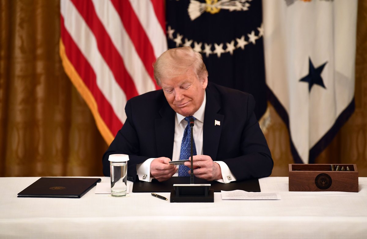 "JPMorgan'dan SoFi'ye İş Dünyası Yöneticilerinin Trump'ın: Kredi Kartı Faiz Oranı Tasarısına Tepkileri"