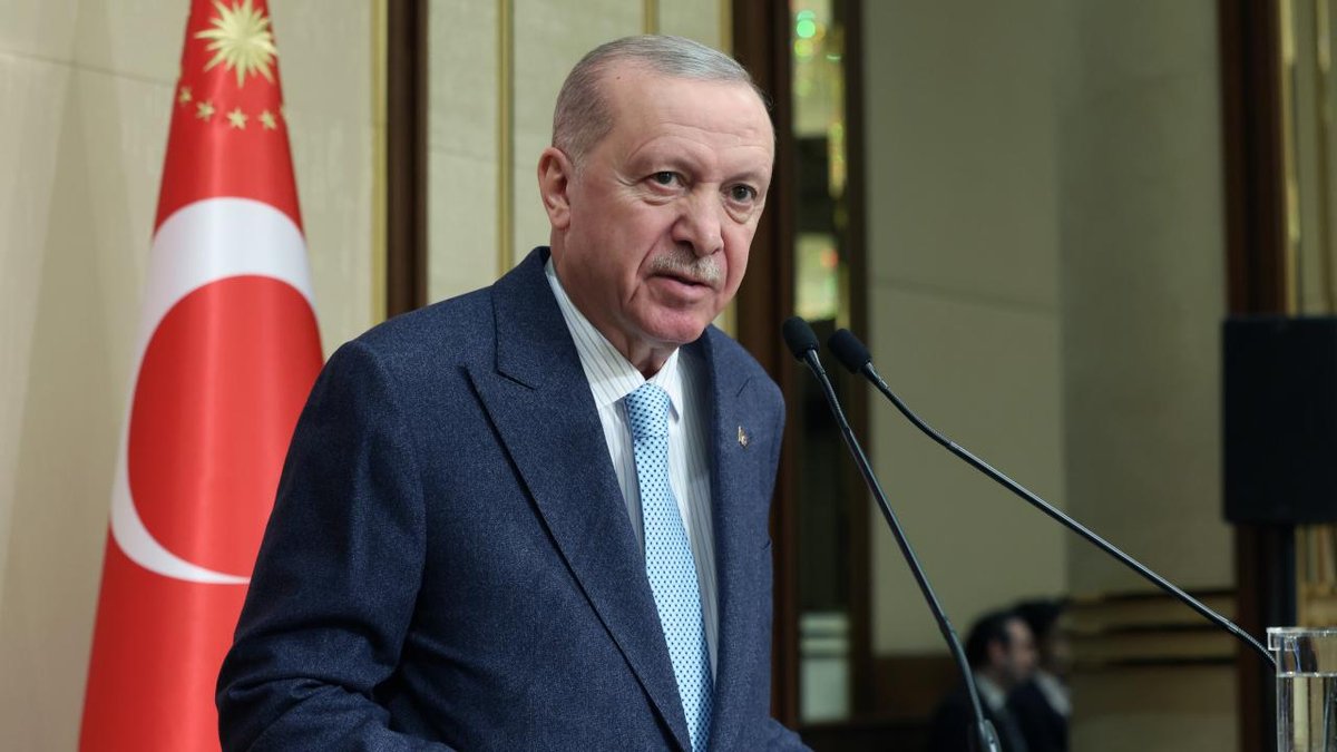 Cumhurbaşkanı Erdoğan: Kıymetli öğretmenlerimize karşı şiddete toleransımız yoktur