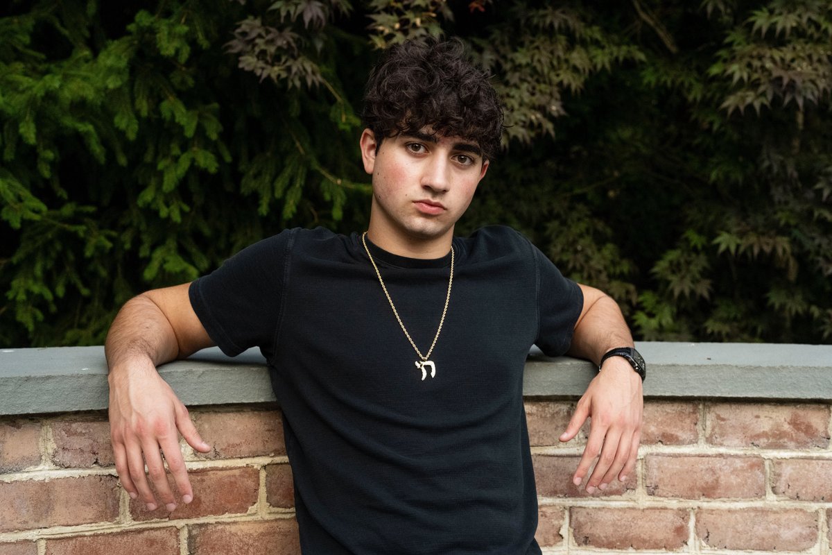 This 19-year-old sold his $30 million AI calorie-tracking startup. Now he's tackling doomscrolling.