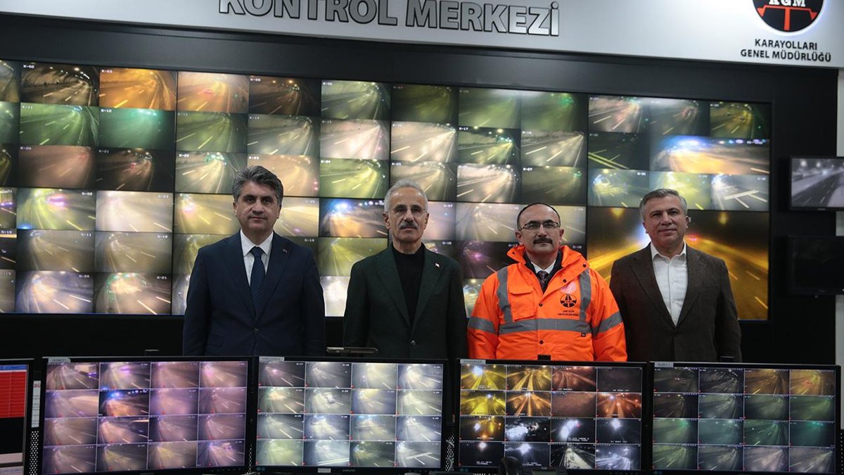 Uraloğlu: Karla mücadele sürecindeki anlık trafik durumu monitörlerle izleniyor