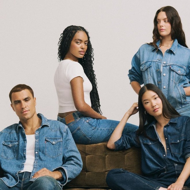 Denim Kombinlerinde En Şık Havalı: Görünümler İçin 8 Levi's Tarzı