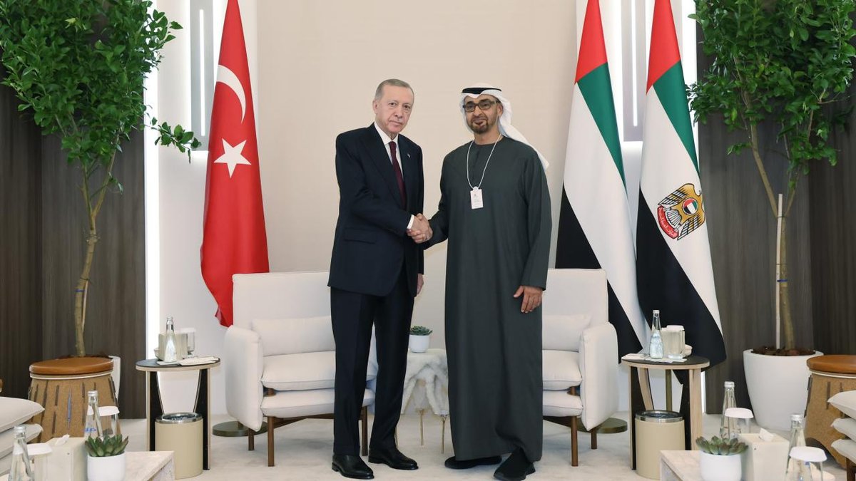 Cumhurbaşkanı Erdoğan, Birleşik Arap Emirlikleri Devlet Başkanı Al Nahyan ile bir araya geldi.