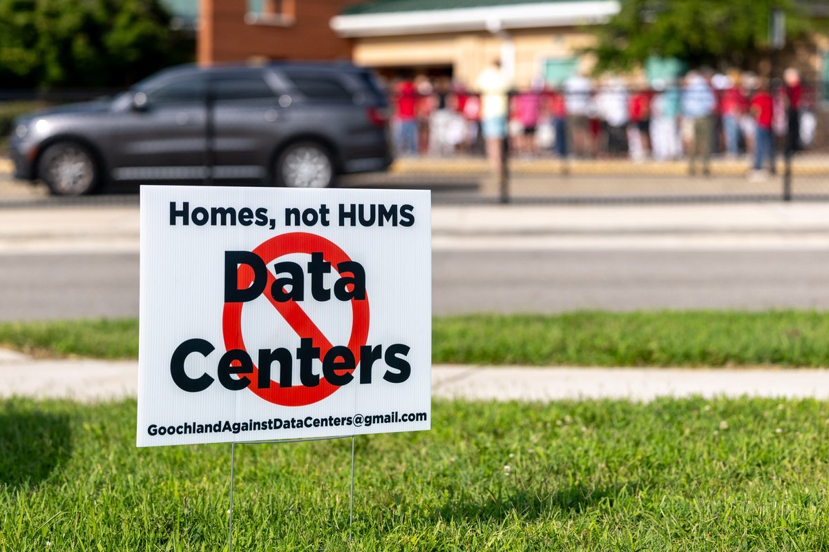 The bipartisan backlash to Big Tech's AI data centers is getting harder for politicians to ignore