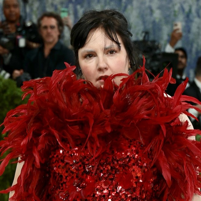Lena Dunham’s Giant Feather Boa Train: Steals the Show at Met Gala 2026