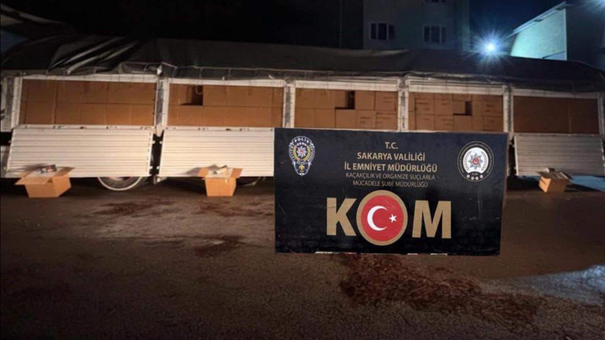 "Engellenen tırda sekiz milyon: adet yasadışı makaron ele geçirildi"