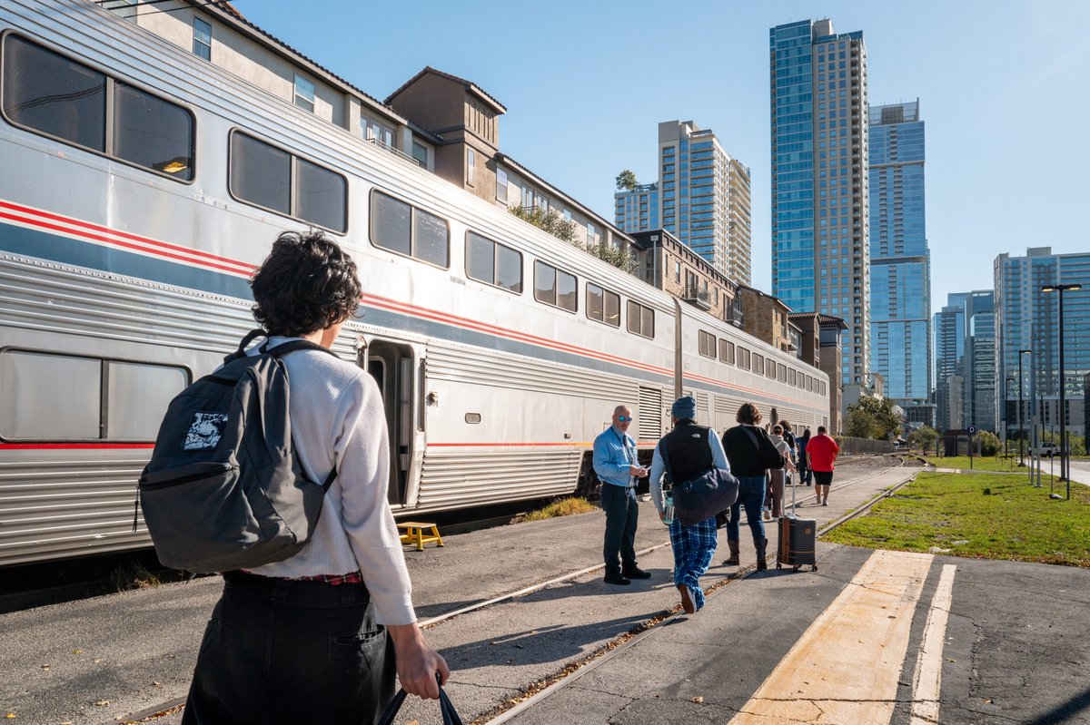 Amtrak Ulaşımında Artış: Neden Daha Fazla Amerikalı Trenleri Tercih Ediyor?
