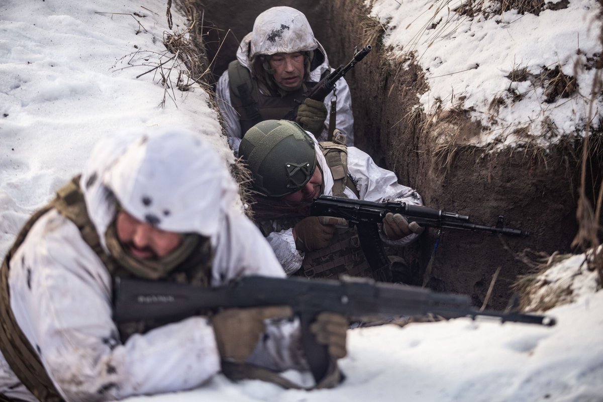Ukrainian troops are getting up to $10,000 in monthly bonuses for capturing soldiers or taking outposts